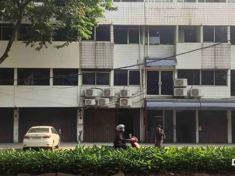 RUKO BISNIS MENGUNTUNGKAN
