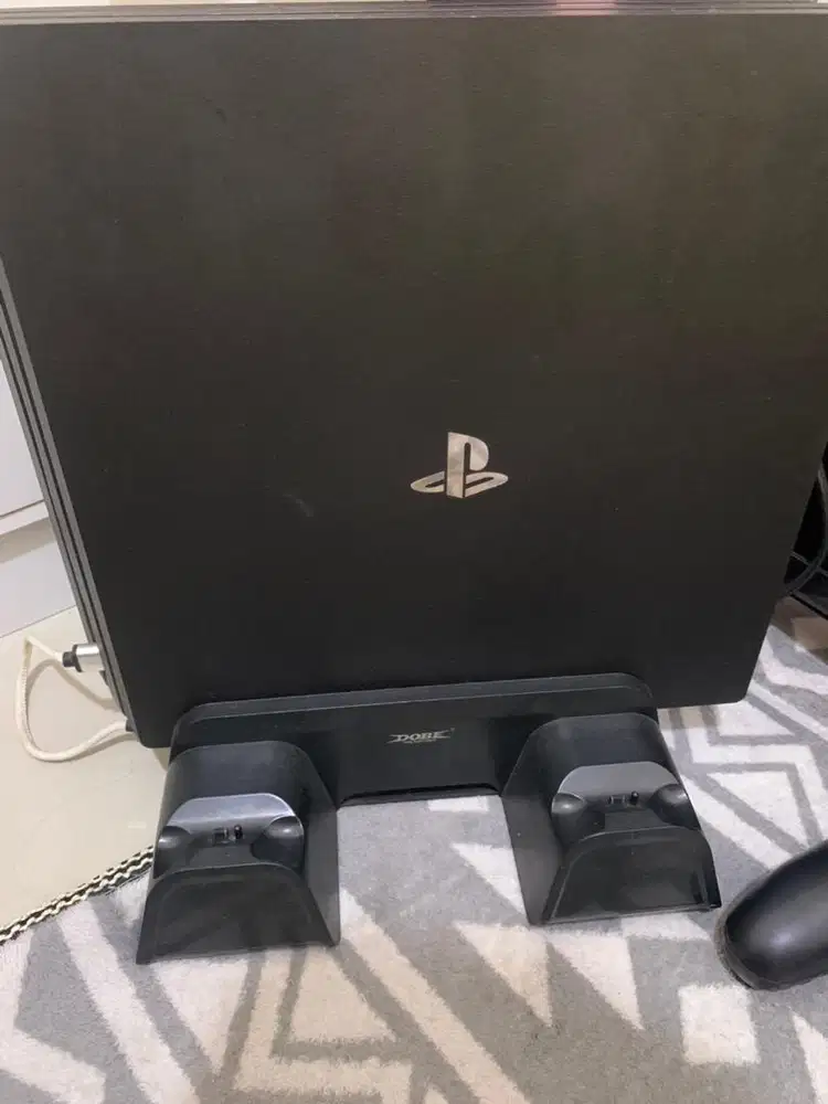 JUAL CEPAT PS4 PRO 1TB + TV LED SAMSUNG 24 INCH