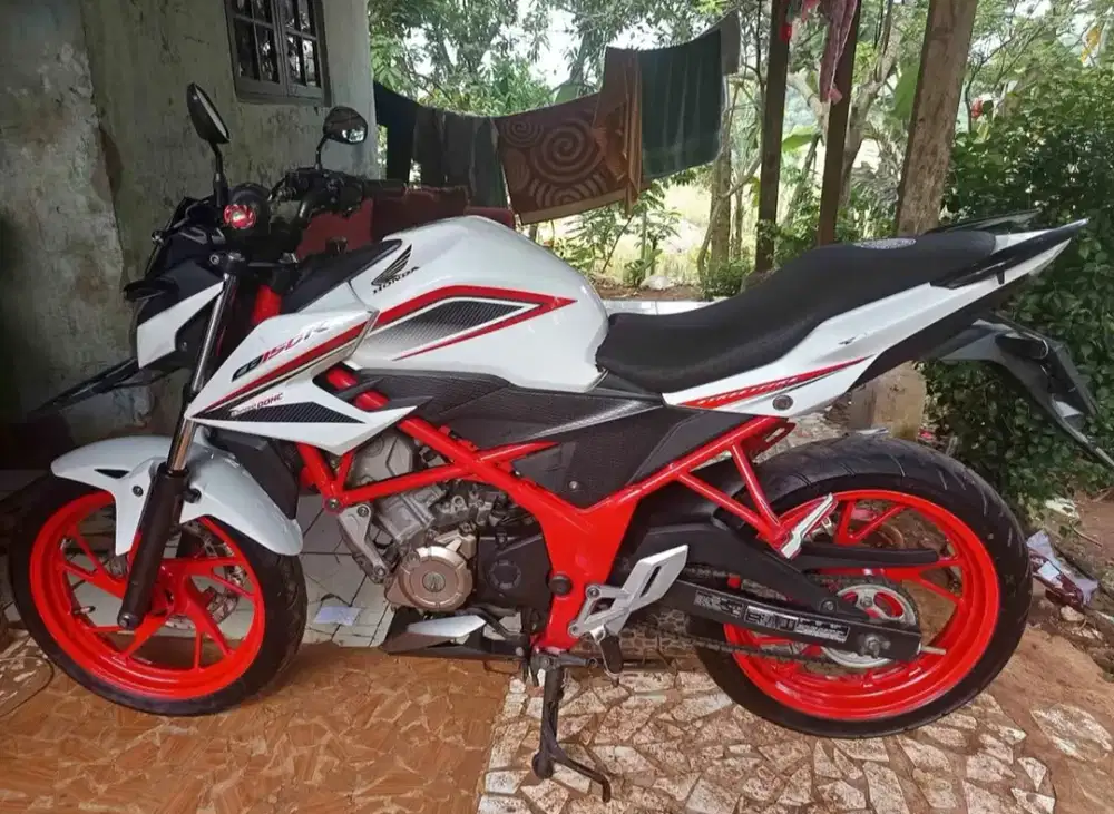 CB150R 2016 SE PLAT Z LENGKAP