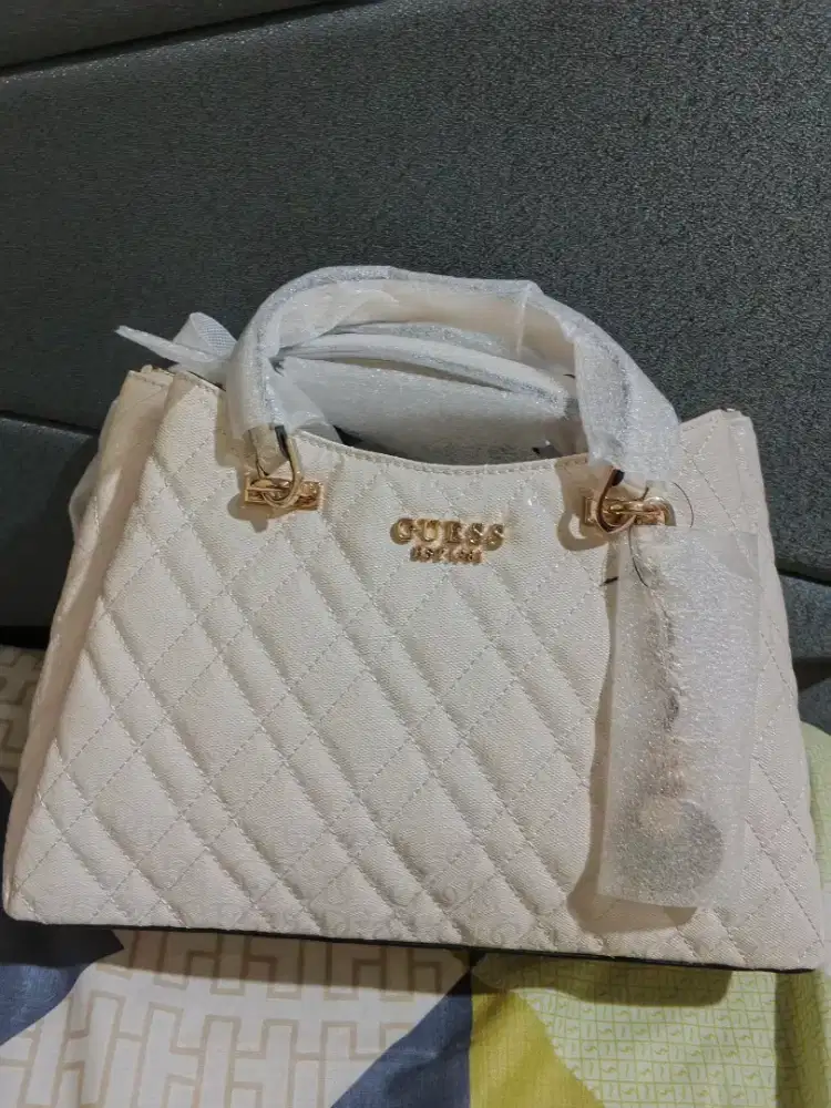 Tas Guess Wanita Baru