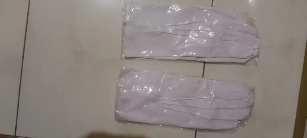 Sarung tangan Paskibra