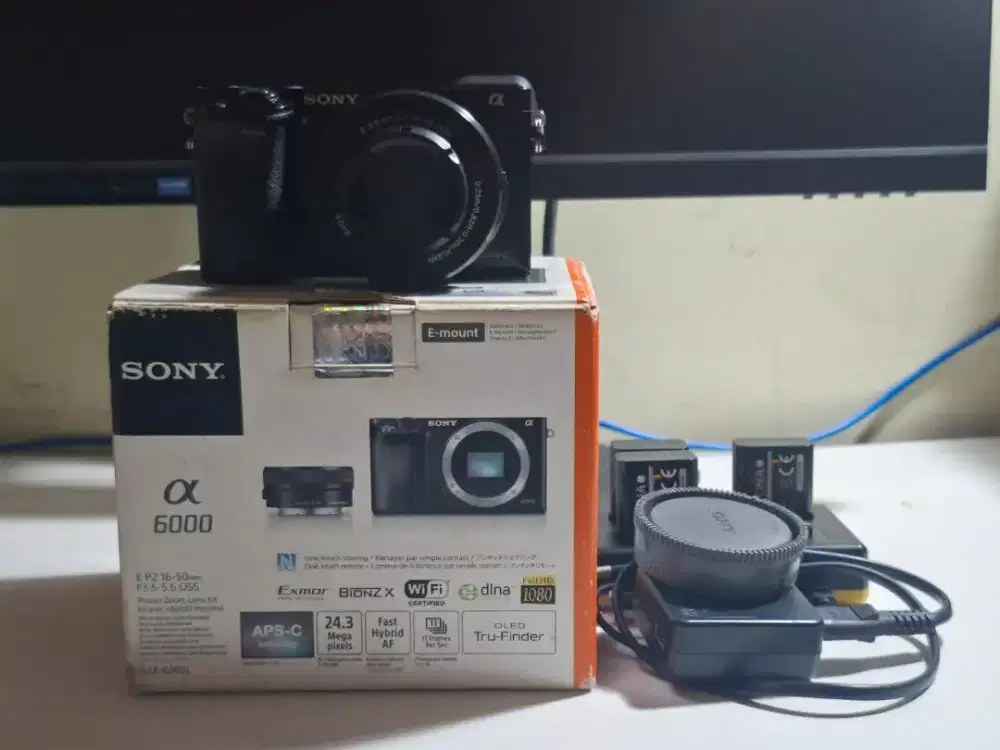 Sony a6000 + kit lens 16 - 50mm