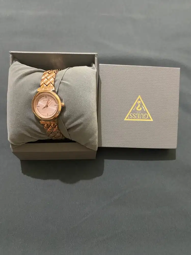 Jam tangan Guess GW08444