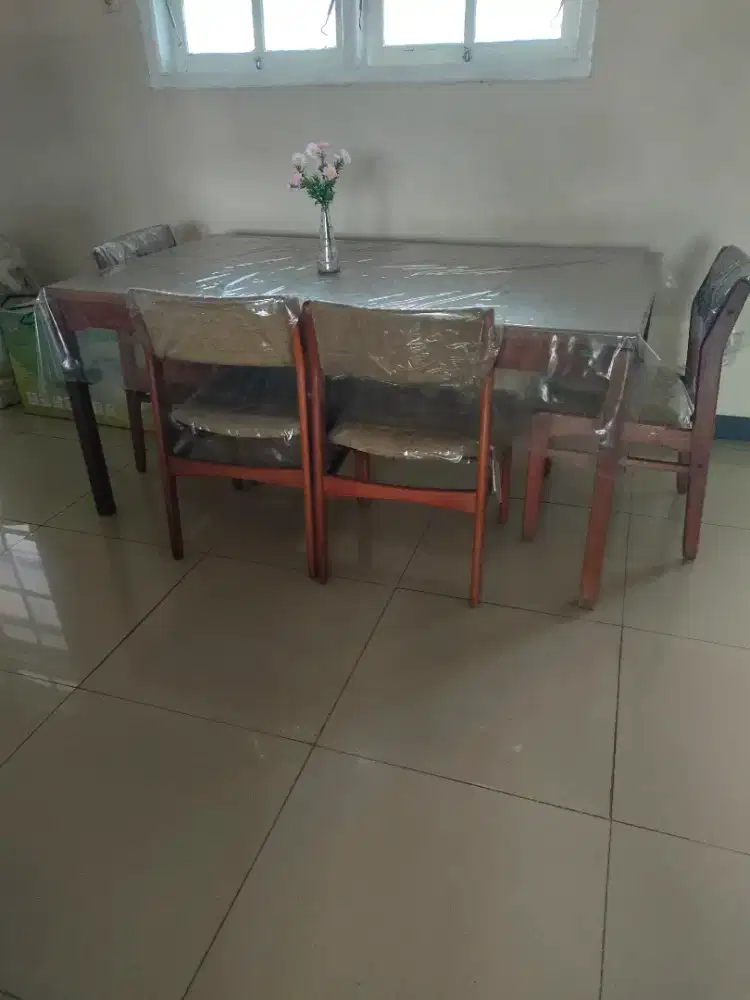 Dijual meja makan 6kursi