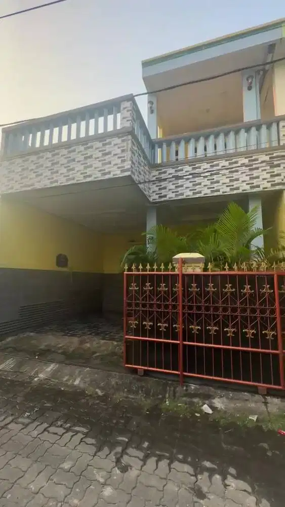 Dikontrakkan Rumah Dua Lantai Tangerang Selatan