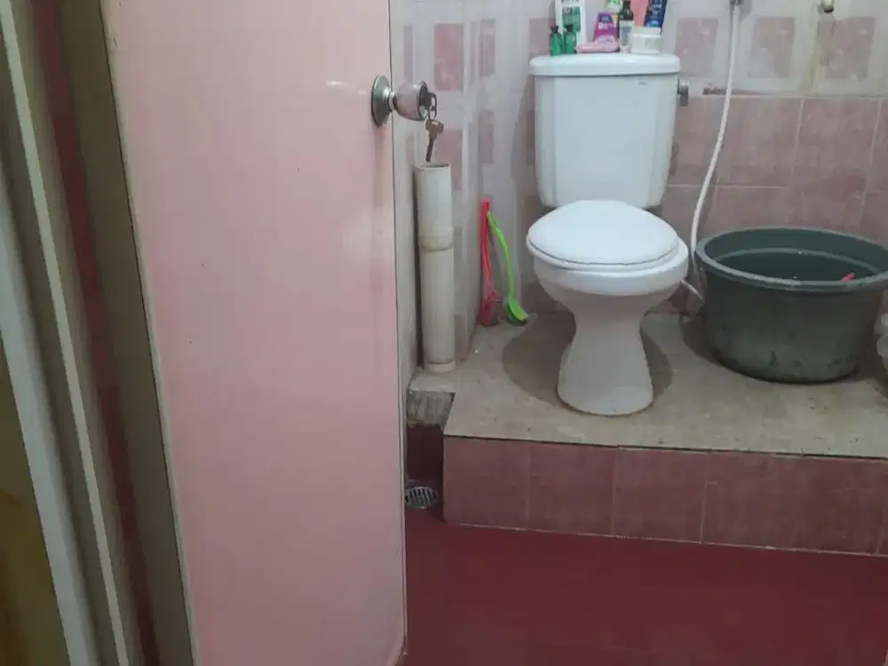 Dijual Rumah Bagus Kokoh Komplek Bintara Kota Bekasi 2 Lantai 5 Kt 5 Km Shm (871)