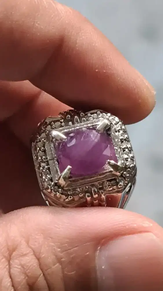 Purple pink sapphire / safir