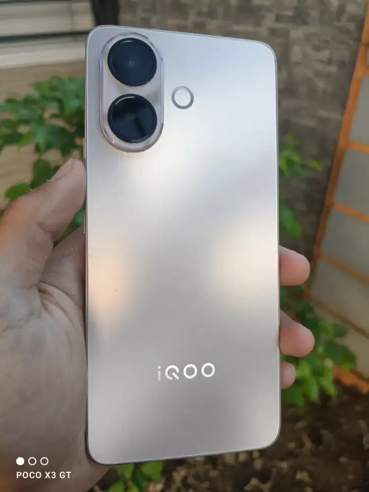 Iqoo z10r lengkap garansi aktif like new