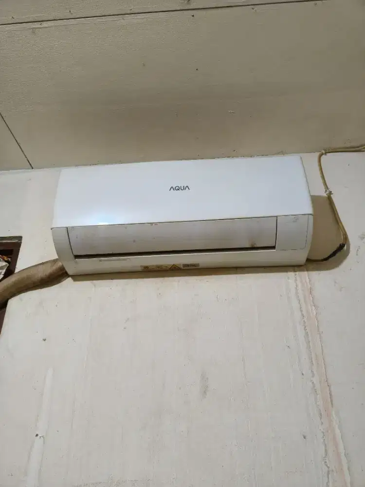 Ac Aqua Bekas kondisi baik