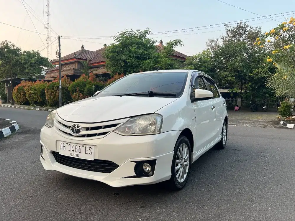 Toyota Etios valco 1.2 G manual 2014