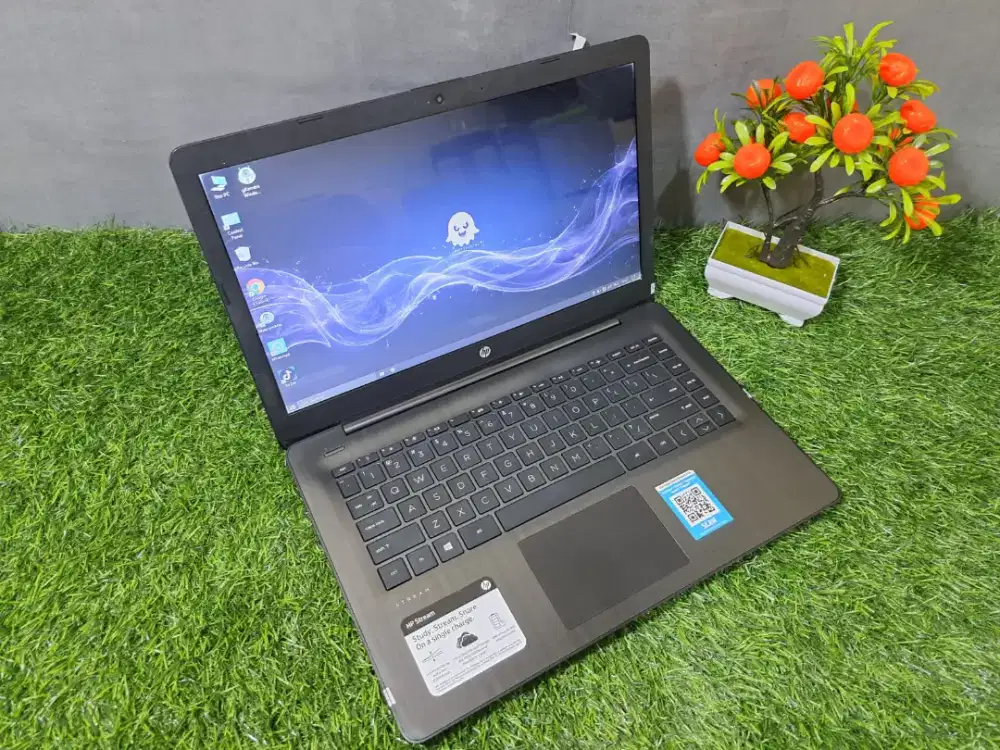 Laptop hp stream AMD A4 ram 4 SSD 128 gb ngebutt