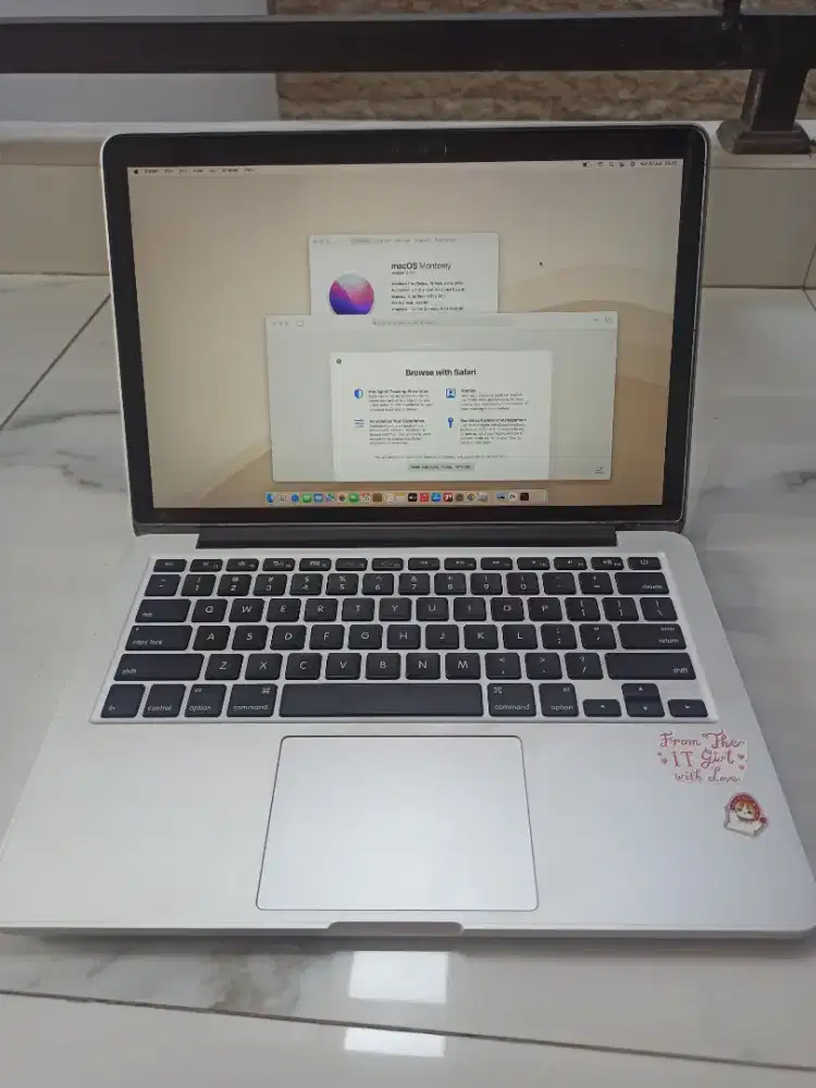MacBook pro 2015 8/256