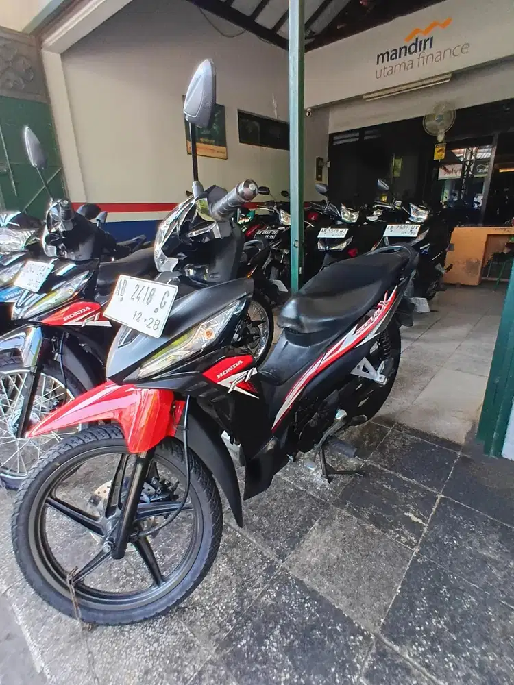 Revo x cw racing 2023 hitam merah Gbm tunai kredit 3thn540