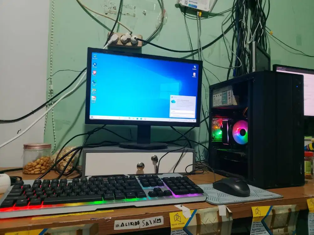 1 Set PC core i7 + VGA gDDR5 + Acer19