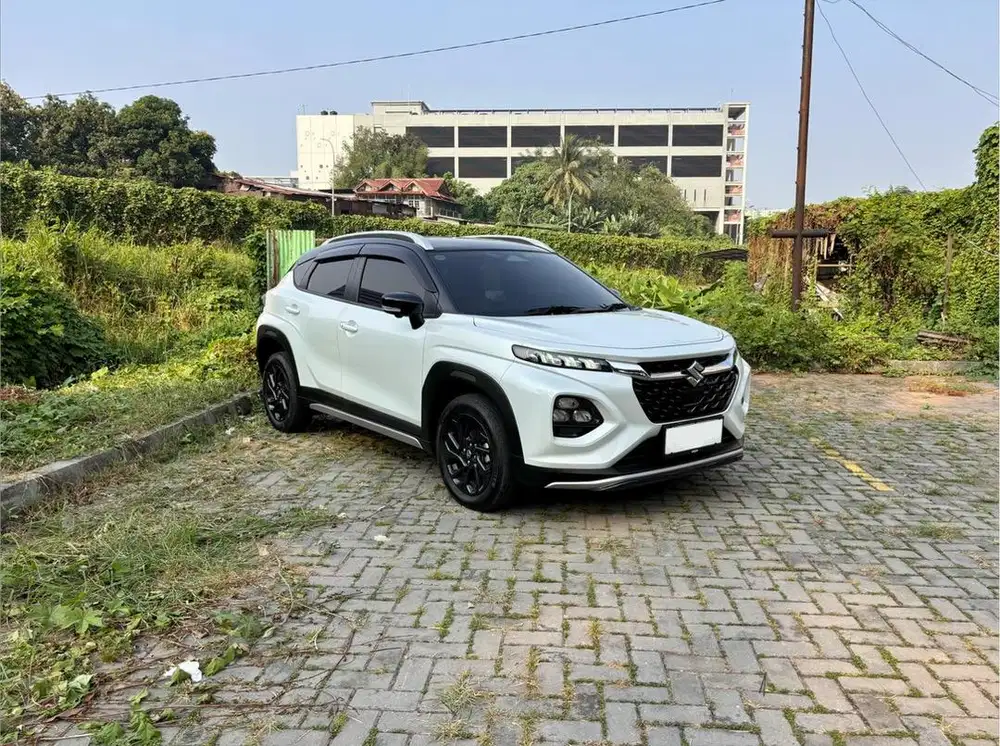 CASH Suzuki FRONX SGX Hybrid 2025 two tone