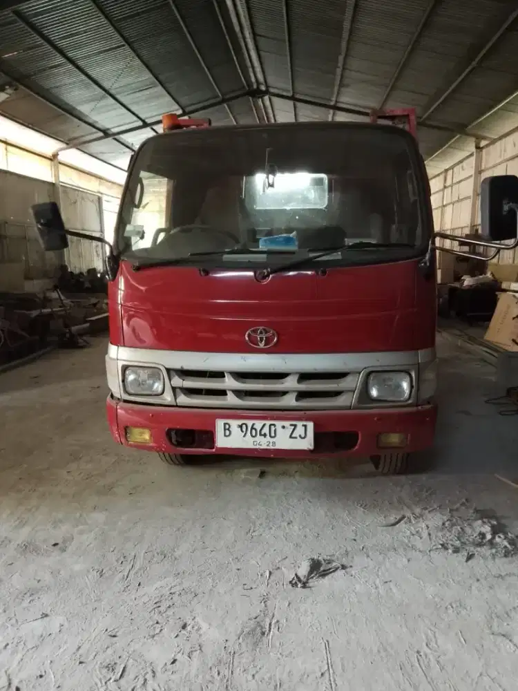 Mobil Truck New Dyna 110 ET tshun 2008