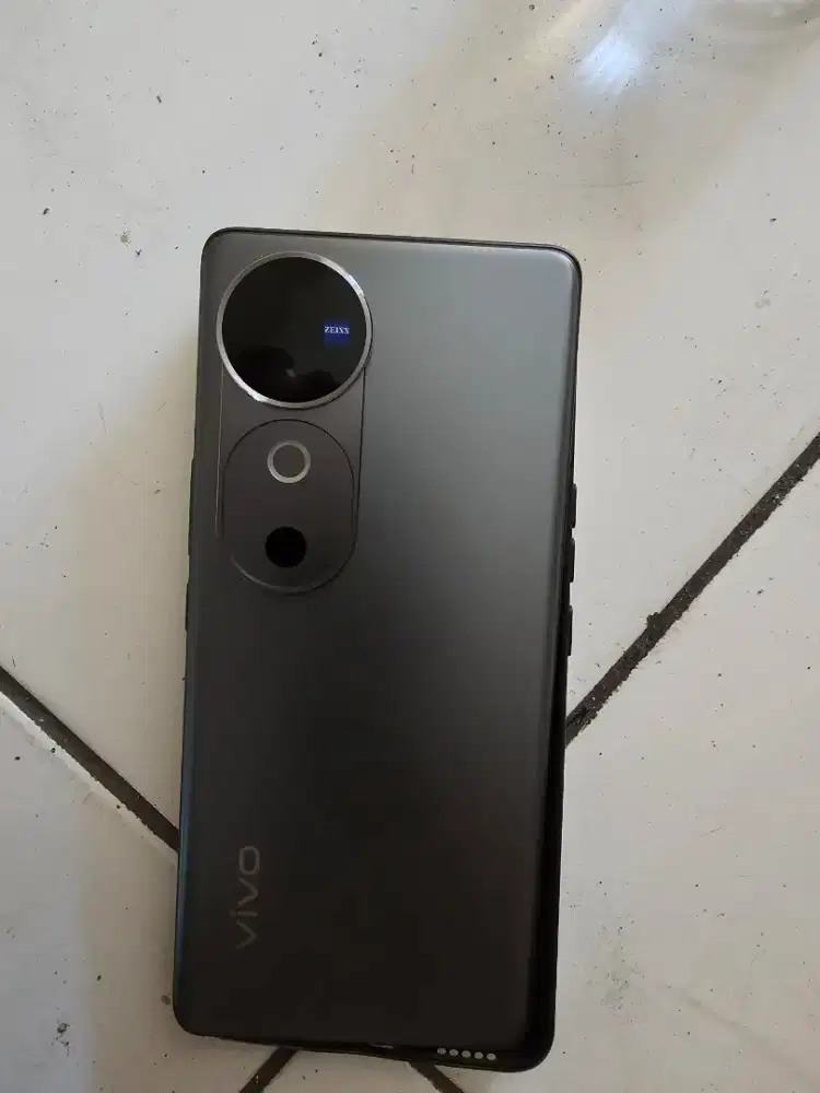 Di jual v40 5g 8+8  internal 256gb  mulus