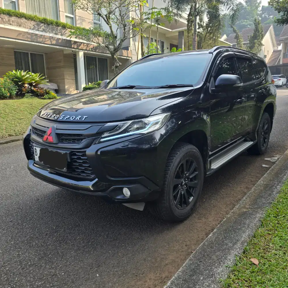 Mitsubishi pajero dakkar th 2017 hitam low km
