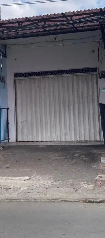 Karyawan kios makanan