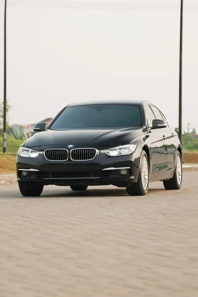 [ Low Odo ] BMW 320i Luxury LCI 2019 F30