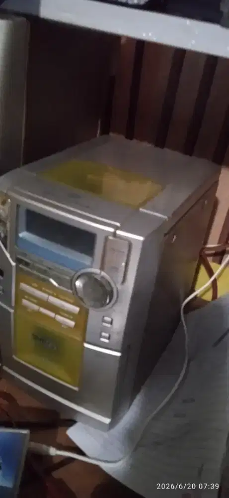 Ampli philips dan speaker. Suara ok. Radio dan aux ke hp