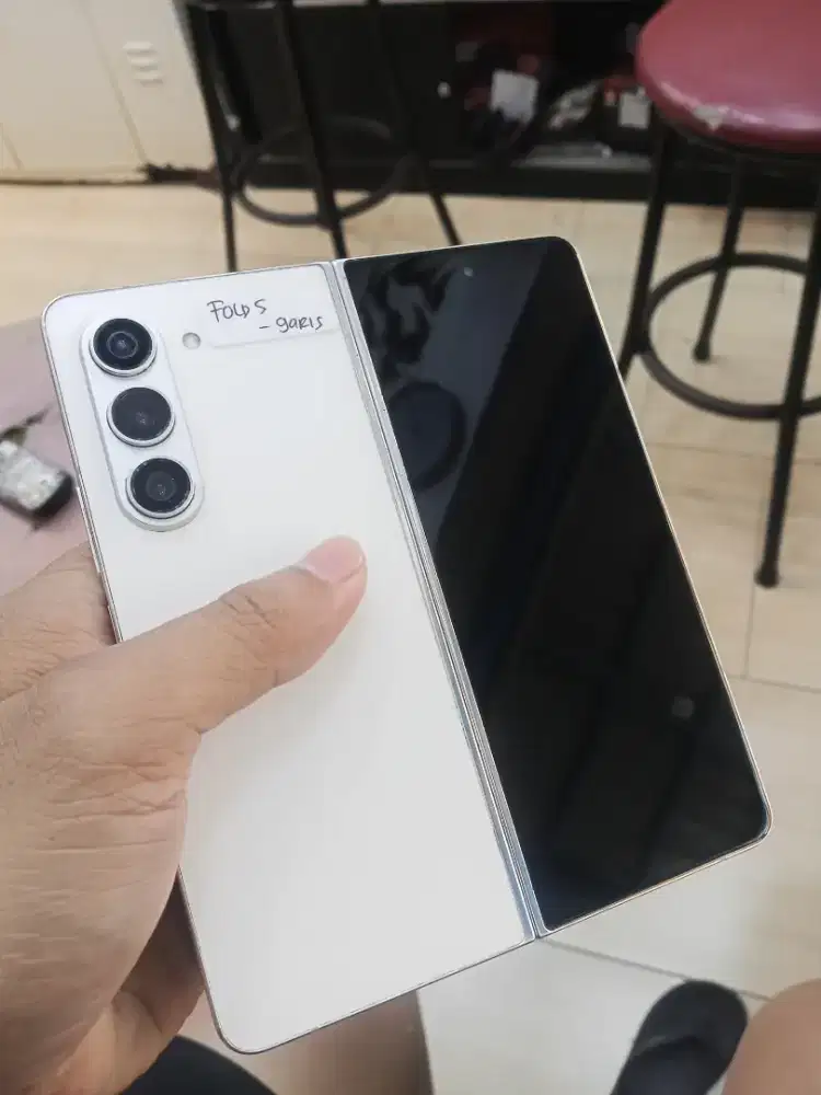 Samsung fold 5 12/256 minus garislcd luar