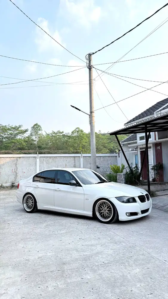 BMW E90 325i AT 2010 LCI iDRIVE