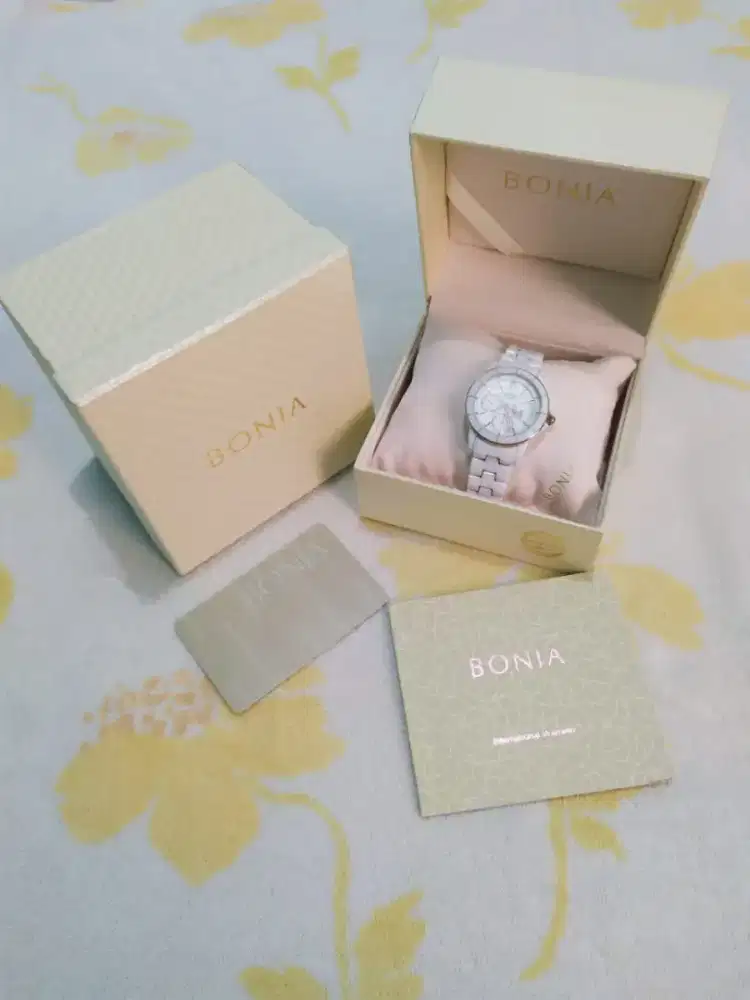 Jam Tangan Wanita
BONIA ORIGINAL FULL CERAMIC