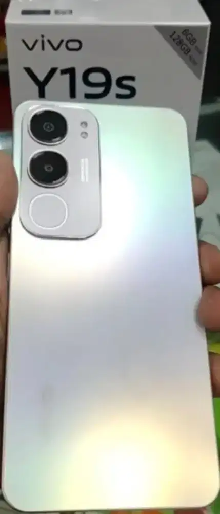 Vivo y19s masih mulus dan bagus kelengkapan komplit. Jgn nawar2!!