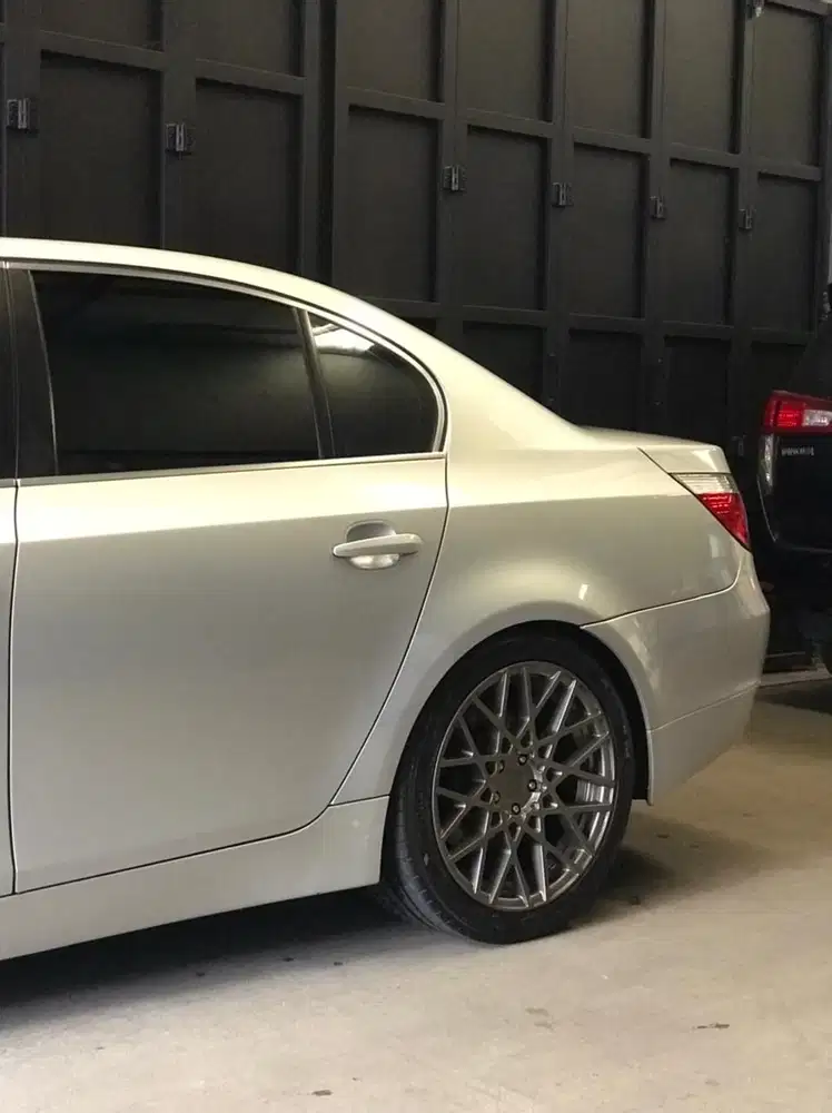 BMW 523i 2006 Bensin