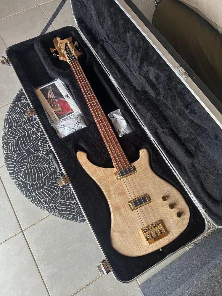 Rickenbacker 4004 Cii Cheyenne Mapleglo 2008 (SUPER RARE)