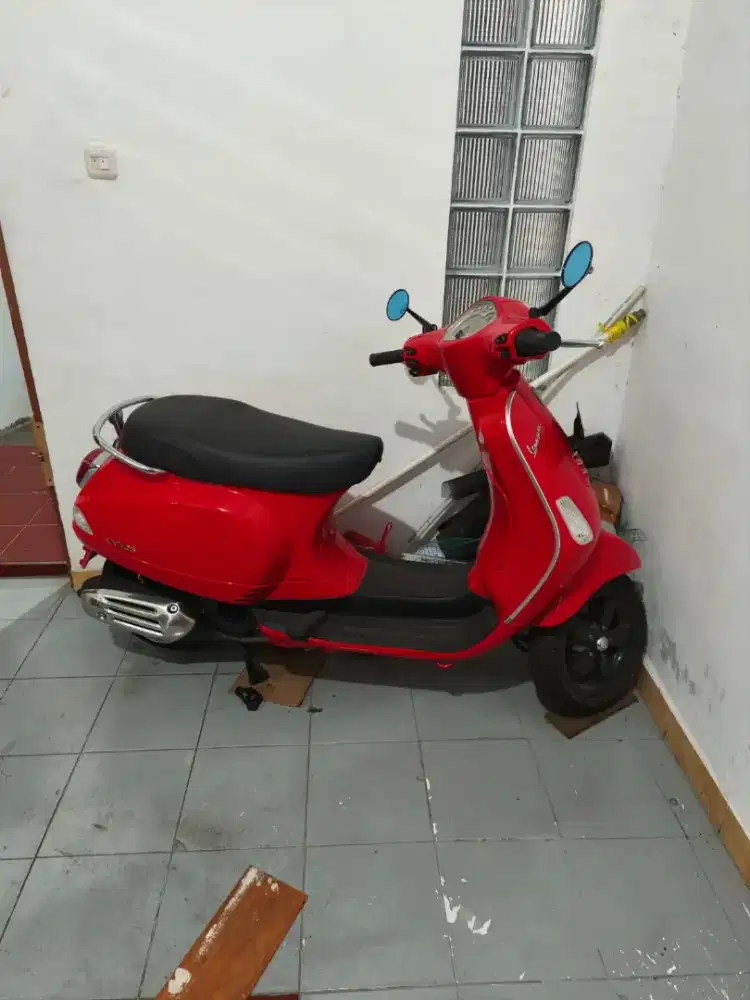 Jual Piaggio Vespa LX 125 super mulus