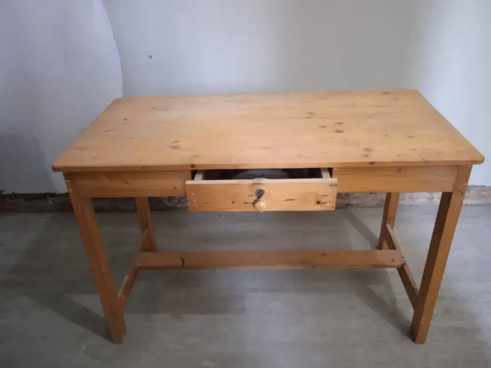 Dijual Cepat 1 meja kayu ( bekas )
