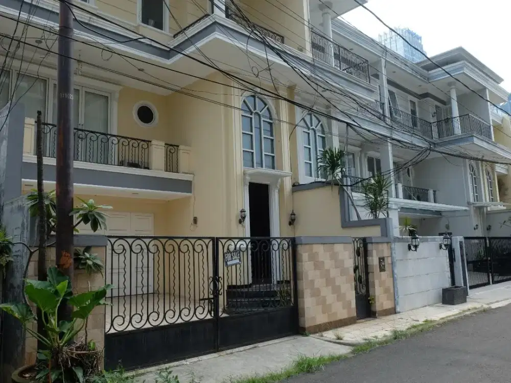Rumah Dijual Jalan Setiabudi, Jakarta Selatan (posisi rumah diantara Jalan Sudirman dan Jalan Kuningan)