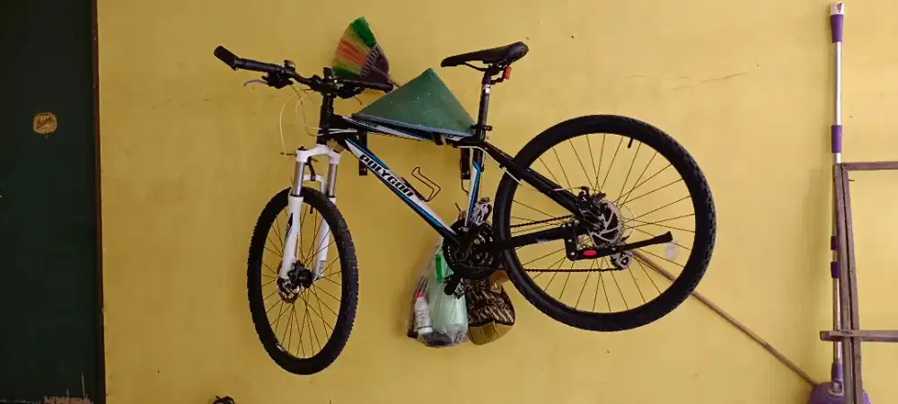Sepeda poligon premier 3
