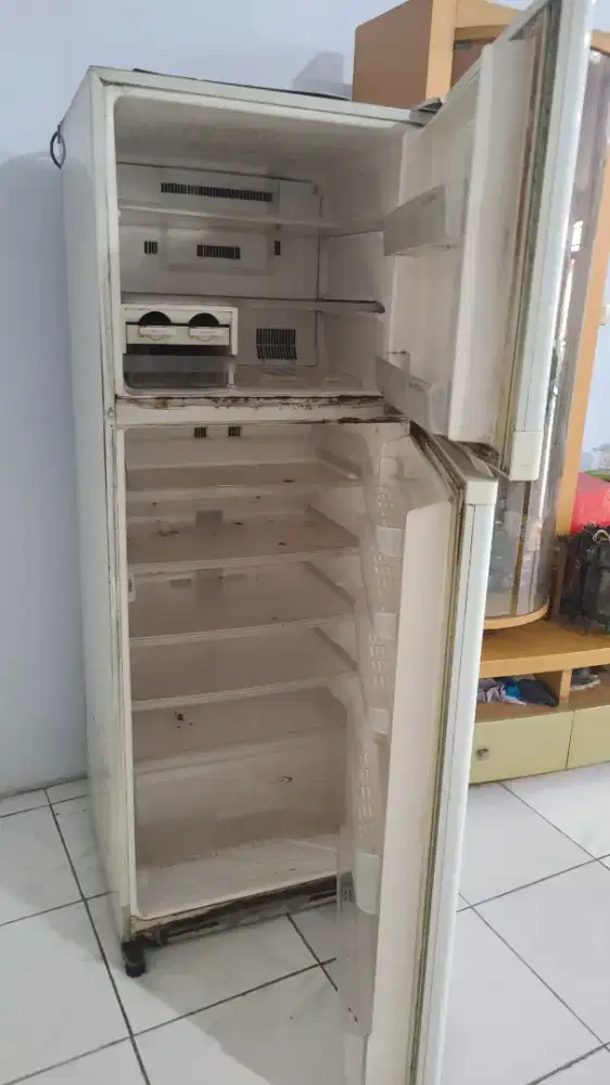 kulkas 2 pintu mitsubshi