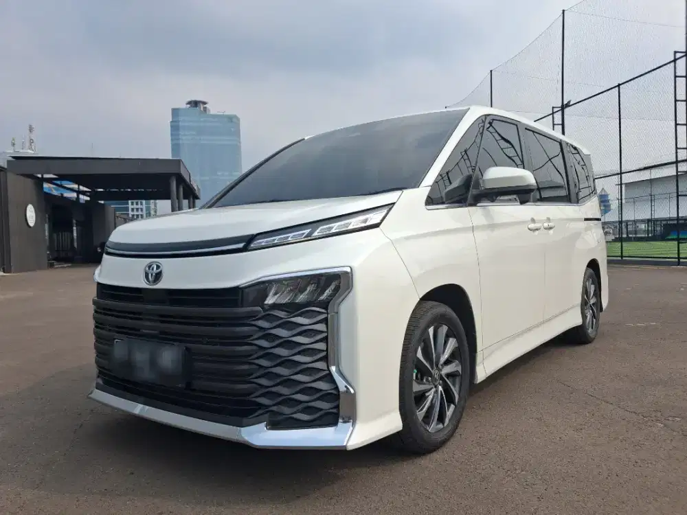 Only km 45k Toyota Voxy 2.0 AT TSS 2022 Putih