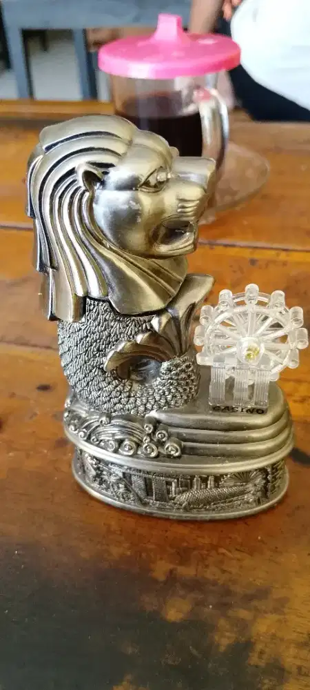 Patung kecil kekinian