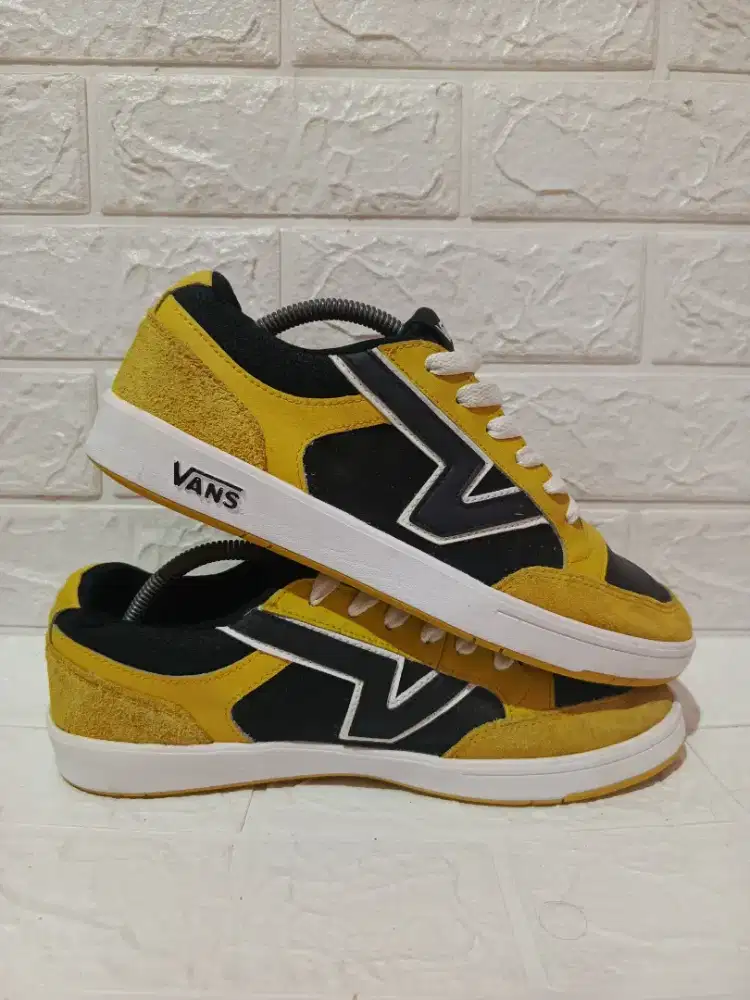 Vans Lowland Comfycush Black Yellow