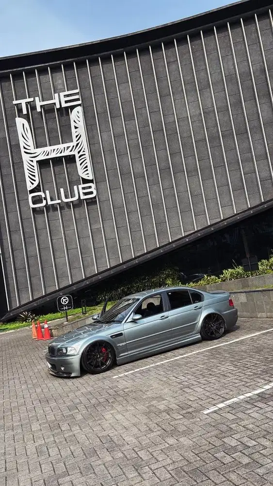 BMW 318i 2000 Bensin