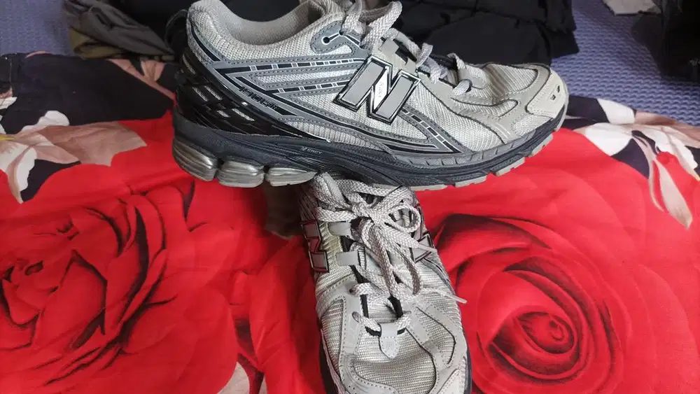 Sepatu NB New Balance 1906R grey