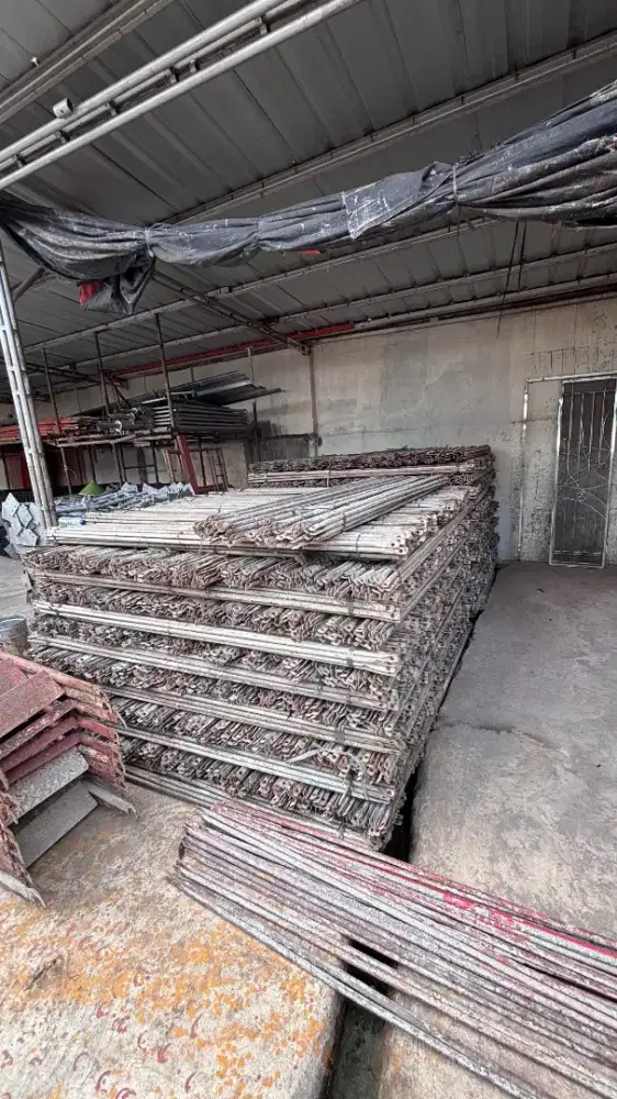 Scaffolding (Cross Brace 220)