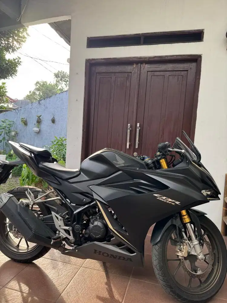 Jual motor CBR 150r tahun 2022