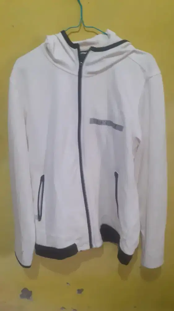 Jual jacket merek caf kondisi masih bagus all zise