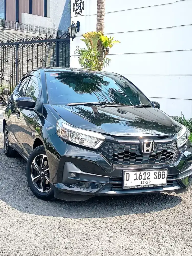 BRIO SATYA E CVT MATIC 2024 KM 26RB MULUS SEPERTI BARU