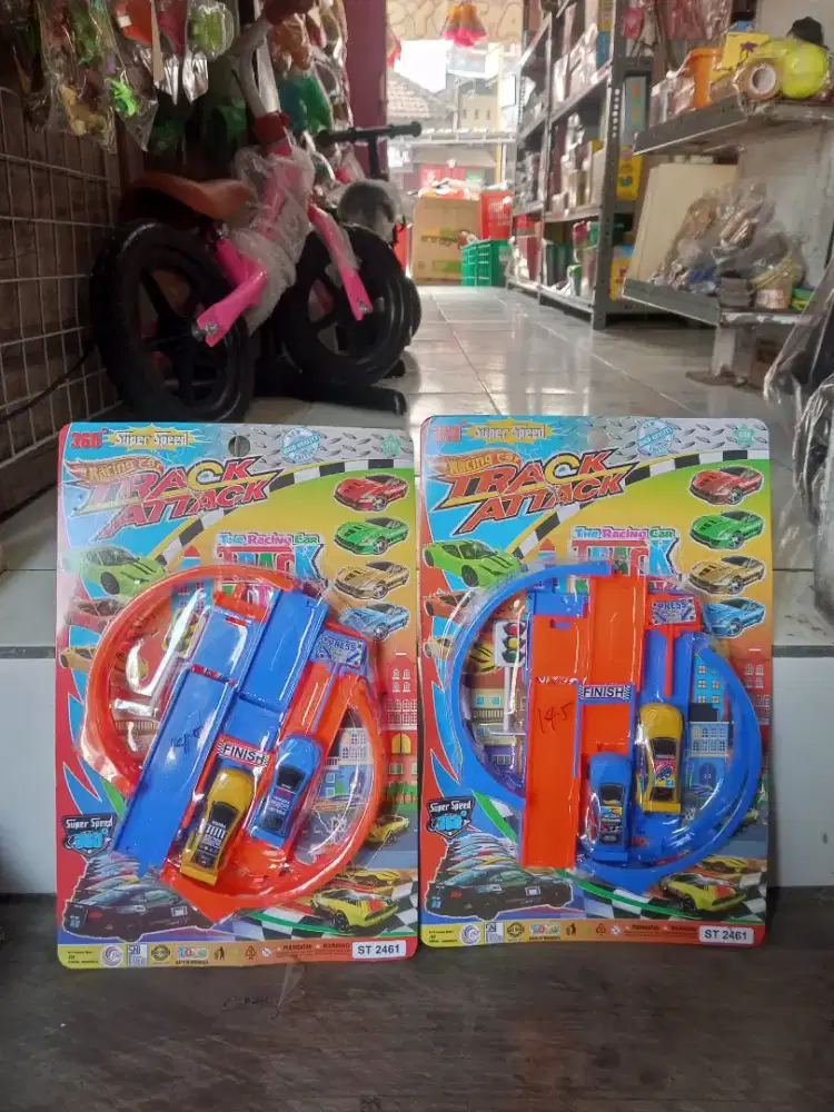 Mainan anak track attack racing car
