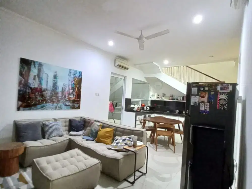 Dijual Rumah Cantik Strategis 2 Lantai Dalam Cluster Dekat Fresh Market Bintaro di Discovery Bintaro Tangsel Ut-18330