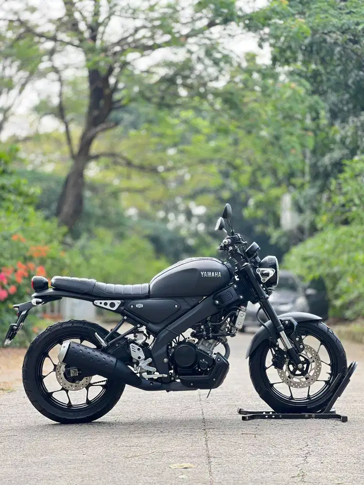YAMAHA XSR 155 HITAM 2022 KM 1K PAJAK ON SUPER MULUS