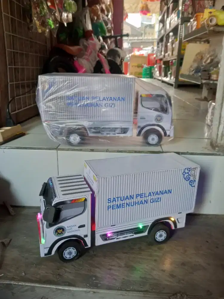 Mainan anak truk oleng kayu MBG led