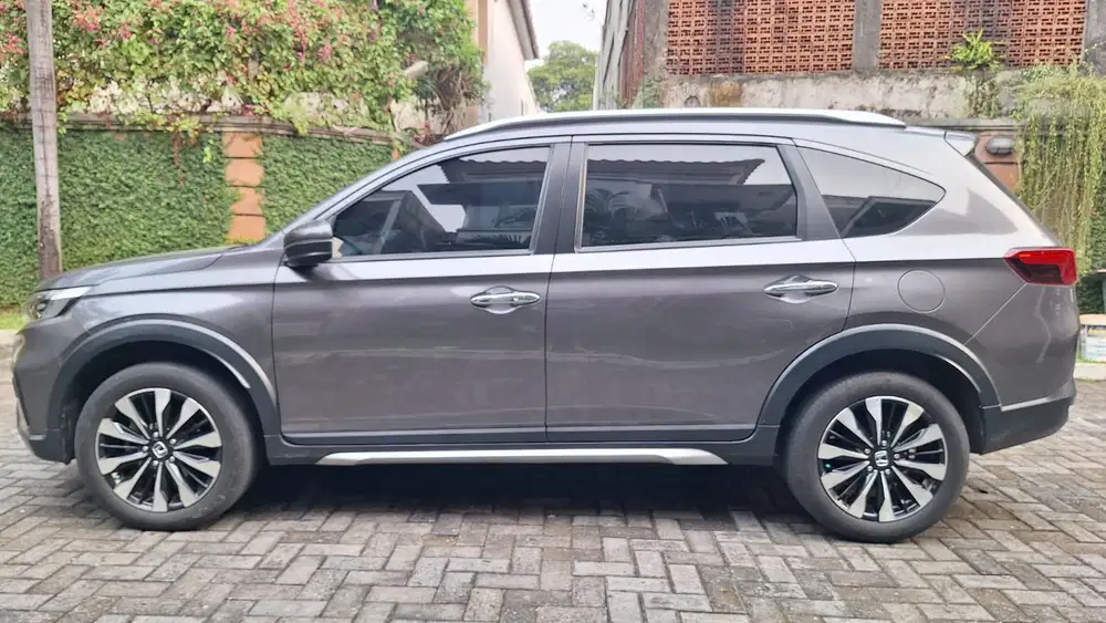 Honda BR-V 1.5 E Prestige 2022 Km.33rb Bensin